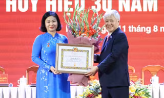 Bà Nguyễn Thị Tuyến giữ chức Bí thư Đảng uỷ Trung ương Hội LHPN Việt Nam