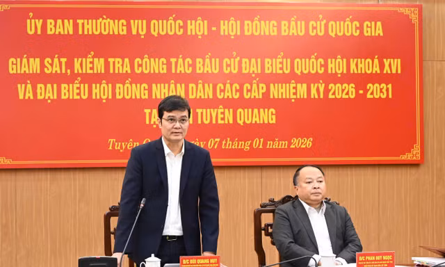 Kiểm tra công tác chuẩn bị bầu cử tại Tuyên Quang