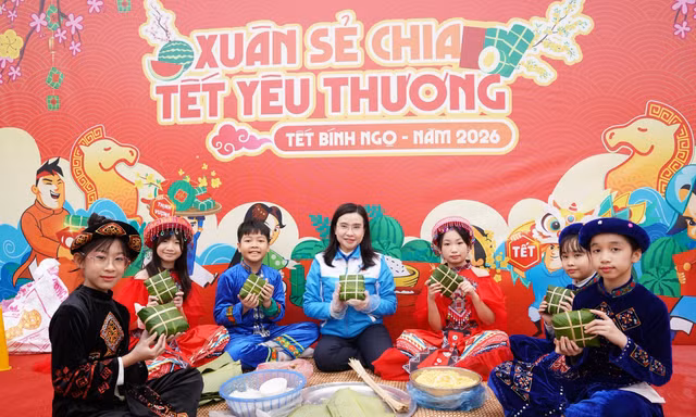 Mang Xuân sẻ chia - Tết yêu thương đến với thiếu nhi vùng cao Tuyên Quang