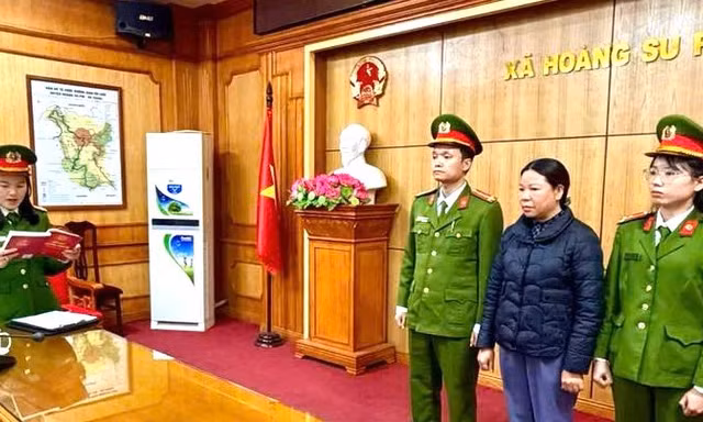 Khởi tố một Phó Giám đốc Trung tâm hành chính công xã ở Tuyên Quang
