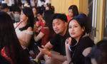 50.000 người đổ về Đông Anh bất chấp mưa trắng trời 