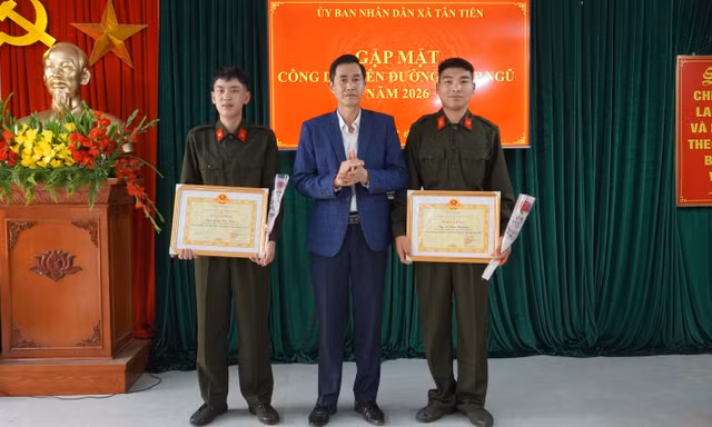 Đảng viên Gen Z dân tộc Cờ Lao viết đơn tình nguyện đi nghĩa vụ công an nhân dân