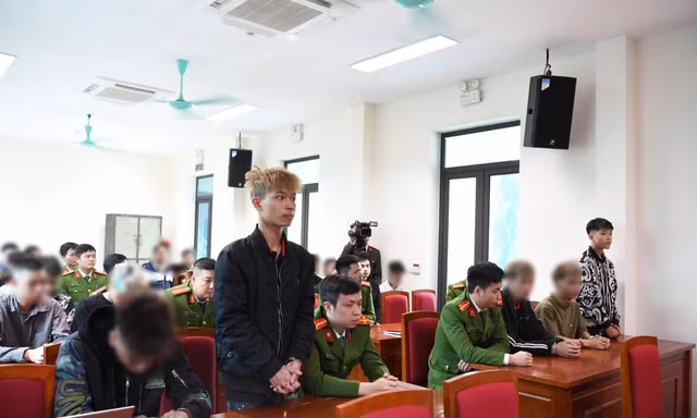 Mang dao quắm đi giải quyết mâu thuẫn, chém đứt lìa tay nam sinh