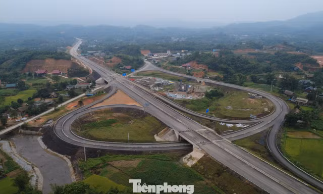 Cao tốc Tuyên Quang - Hà Giang hơn 100 km đang hình thành ra sao?