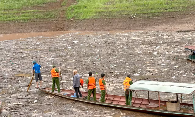 Lũ lớn bất ngờ, một người ở Lai Châu mất tích sau khi bị cuốn trôi