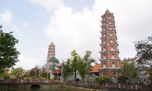 Hàng vạn phật tử về khai hội ở ngôi chùa Phật hoàng Trần Nhân Tông từng ghé thăm 
