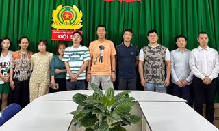 Các đối tượng thời điểm bị bắt giữ. Ảnh: CA