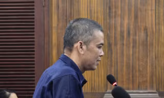 Nam ca sĩ Quốc Kháng.