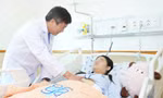 Cô gái trẻ bất ngờ sụt cân, đau bụng... vì mắc bệnh của người già