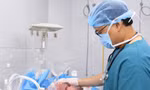 Tự vượt biển lúc nửa đêm, mẹ con sản phụ thoát 'cửa tử' trong gang tấc
