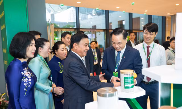Dấu ấn Vinachem tại Đại hội Đại biểu toàn quốc Hội Nông dân Việt Nam lần thứ IX