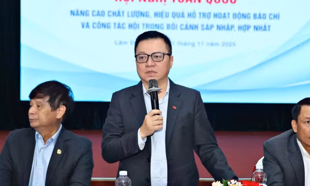 Chủ tịch Hội Nhà báo Việt Nam nói về trách nhiệm và tính nhân văn của báo chí trong mưa lũ