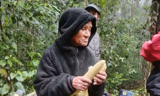 Tìm được cụ ông 78 tuổi sau 6 ngày lạc trong rừng sâu