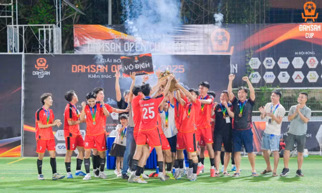 Giải Đam San Open Cup 2025 khép lại bằng trận bóng thiện nguyện gây quỹ hỗ trợ 700 trẻ mồ côi 
