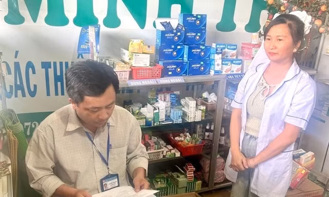  Lâm Đồng: Kiểm tra 23 địa điểm hành nghề y dược, phát hiện 21 cơ sở vi phạm