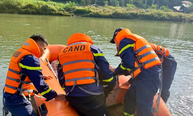 Bi kịch trên sông Đạ Dâng: Tìm thấy 2 thi thể, còn 1 người mất tích