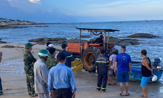 Tìm thấy thi thể cháu bé 15 tuổi bị sóng cuốn ở biển Kê Gà