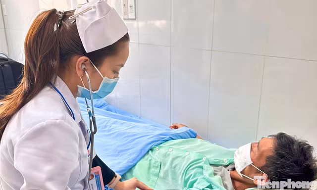 Vụ 84 người nhập viện sau khi ăn bánh mì: Công an vào cuộc, tạm đình chỉ cơ sở kinh doanh