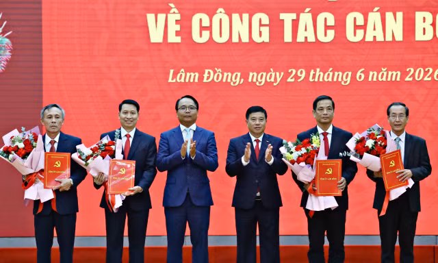 Lâm Đồng điều động, bổ nhiệm hàng loạt cán bộ chủ chốt