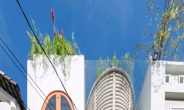 Nhà 170m2 trong hẻm cụt thông thoáng nhờ thiết kế 'lõi gió'