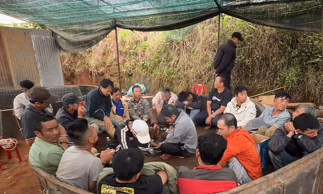 Triệt phá điểm đá gà ăn tiền, tạm giữ hơn 20 người