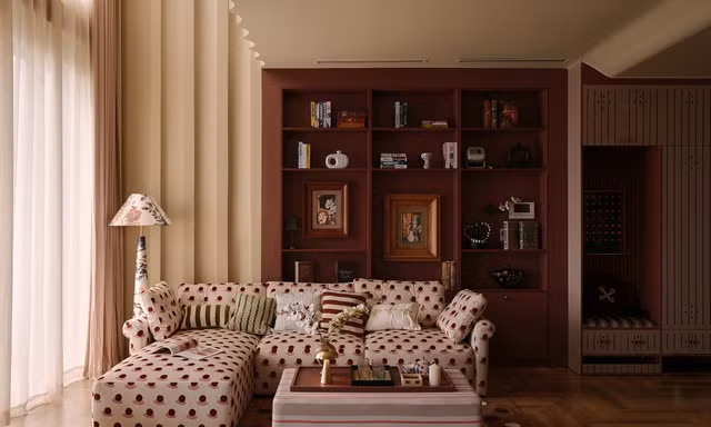 Mê mẩn với căn duplex với tông màu mận chín