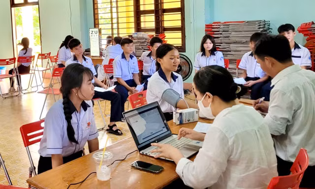 Vì sao Lâm Đồng tạm dừng khám sức khỏe miễn phí toàn dân?
