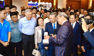 Bản Hùng ca 80 năm - Bài 5: Kinh tế tư nhân bước vào cao tốc 