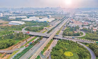 Phát triển hạ tầng giao thông - chìa khóa để siêu đô thị TPHCM vươn mình Ảnh minh họa: Phạm Nguyễn
