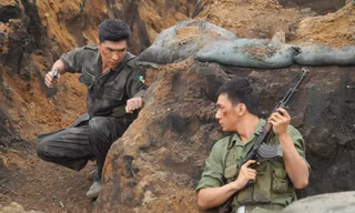 Phim không chỉ khắc họa người lính Cụ Hồ, mà còn xây dựng khá rõ nét người lính ở bên kia chiến tuyến
