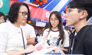 Thí sinh tìm hiểu các ngành học để đăng kí nguyện vọngẢnh: DUY PHẠM