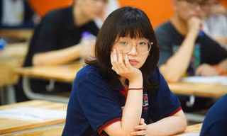 Kỳ thi hai trong một, đẩy gánh nặng lên vai học sinh? 