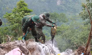 Từ thung lũng nhìn lên điểm cao 685 mặt trận Vị Xuyên
