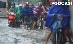 NÓNG 6/10: 'Hà Nội mưa to gây ngập lụt, học sinh phải đi học', ngành Khí tượng thủy văn nói gì?
