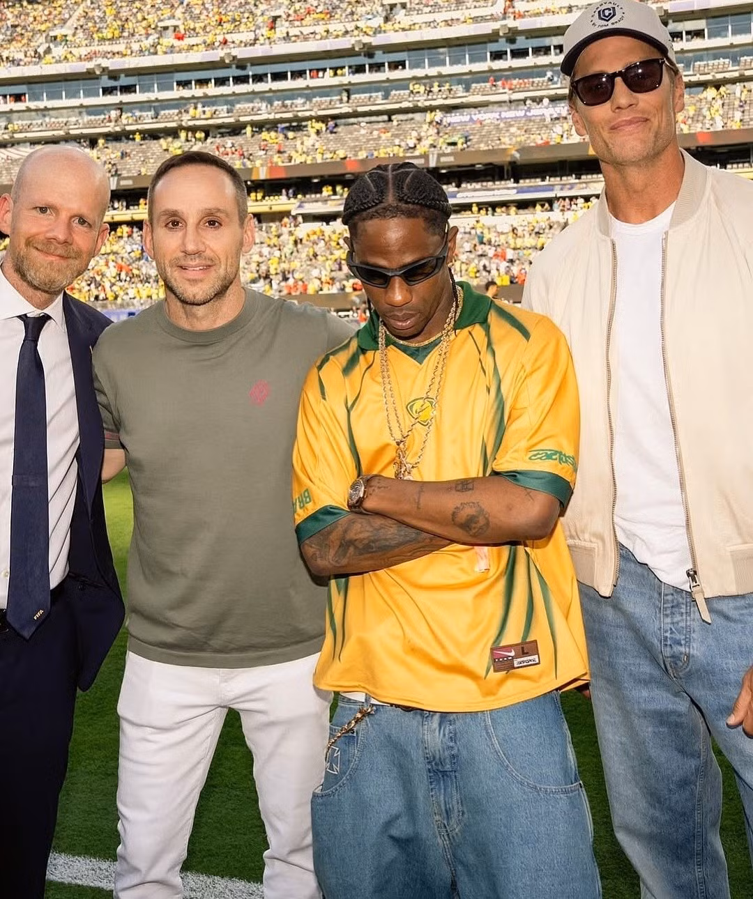 travis-scott-pulled-up-to-the-brazil-vs-morocco-world-cup-game-travisscott-cactusjack-1781414010-2605.jpg