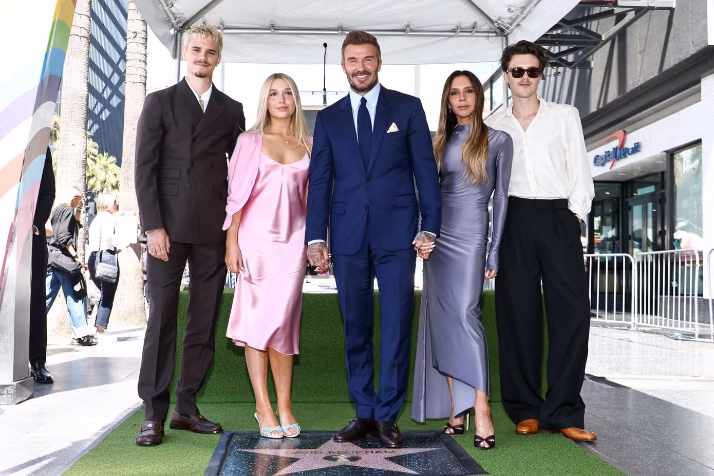 romeo-beckham-harper-beckham-david-130716976.jpg