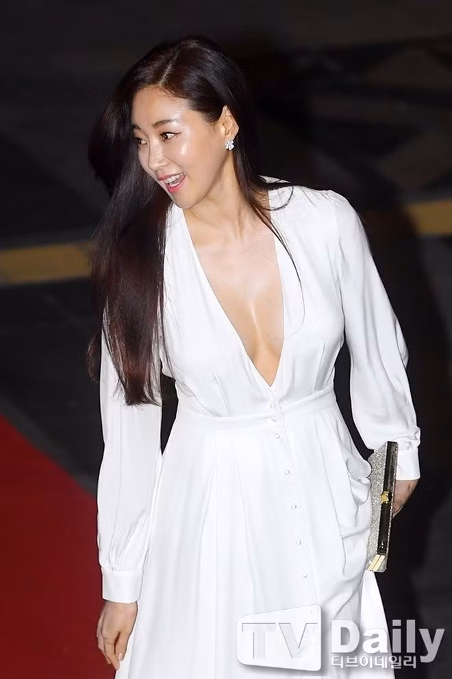 1509456641-150935426110309-kimsarang-1.jpg