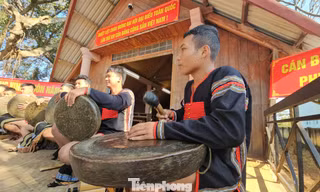 Buôn làng Tây Nguyên rộn ràng chào mừng Đại hội XIV của Đảng