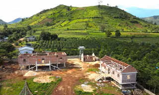 Cận cảnh công trình bê tông 9,4 tỷ đồng nguy cơ phá vỡ cảnh quan núi lửa Chư Đăng Ya