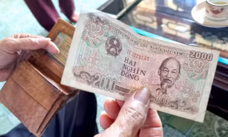 Phê bình phường Bình Định để người dân chờ đợi hỗ trợ vài nghìn đồng 