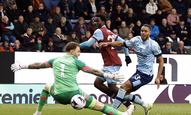 HIGHLIGHTS Burnley 3-4 Brentford: Rượt đuổi điên rồ ở Turf Moor