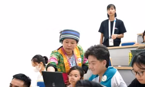 Cô giáo 'thắp lửa' STEM, robot trên cao nguyên đá