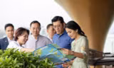 Quốc vương và Hoàng hậu Bhutan thăm vịnh Hạ Long