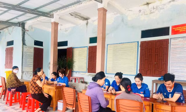 Tuổi trẻ 'thắp lửa', đưa chuyển đổi số về từng thôn xóm