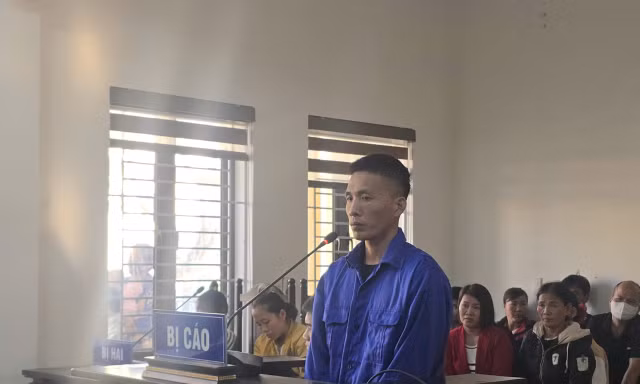 Cha dượng dùng búa hành hung con riêng của vợ lĩnh án tù