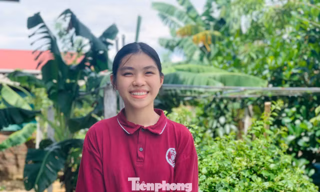 Con nhà nông, nữ sinh Hà Tĩnh chạm ngôi thủ khoa tỉnh khối B00 bằng tinh thần tự học
