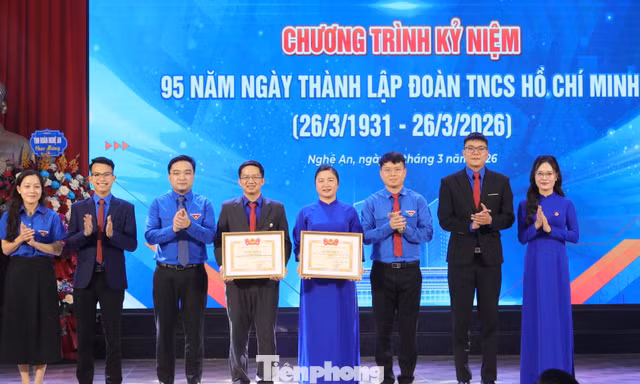 Tỏa sáng phong trào tình nguyện, Đoàn Trường Đại học Vinh nhận Bằng khen Trung ương Đoàn