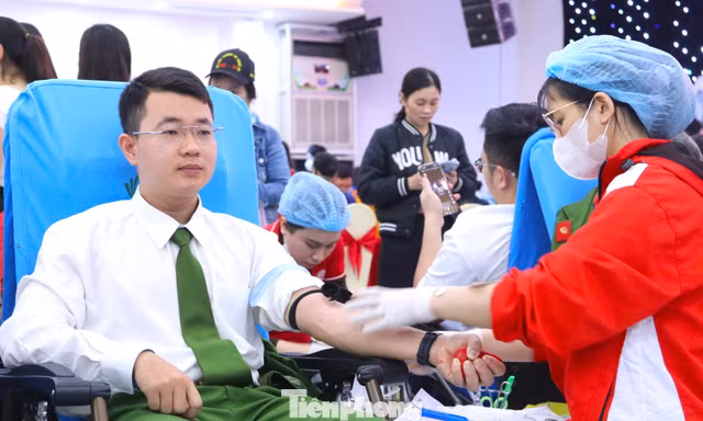 Những giọt máu ấm đầu năm từ ngày hội Chủ Nhật Đỏ ở Nghệ An