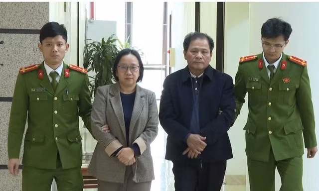 Giám đốc 2 doanh nghiệp kinh doanh xe điện ở Sầm Sơn bị khởi tố 