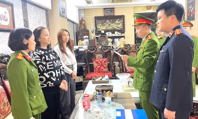 Vợ chồng chủ tiệm vàng nổi tiếng Thanh Hóa bị bắt 